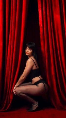 Olivia Cooke Lingerie SXF 8