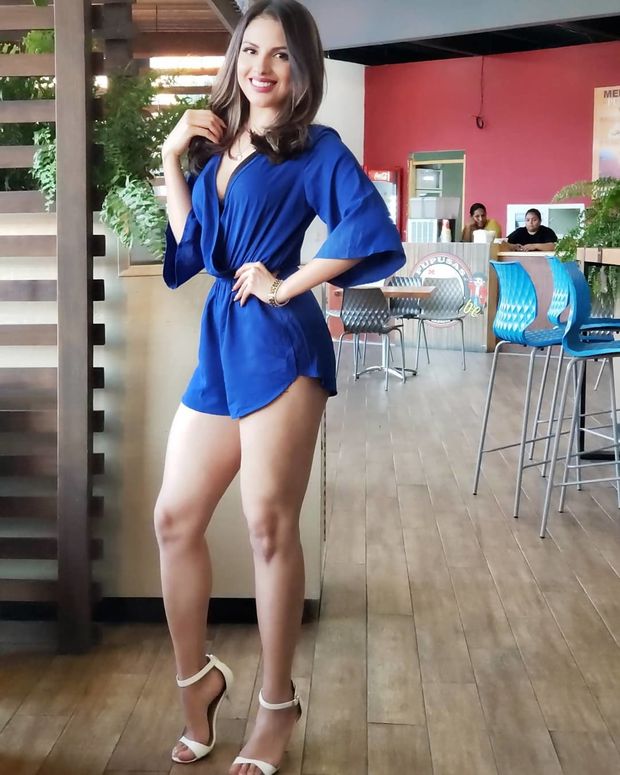 pretty in a pupuseria