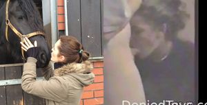 Ola lubi zabawę z Koniem