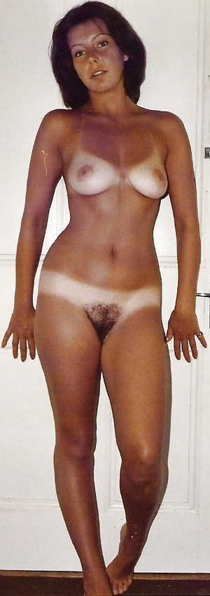 Older pic of a full frontal beauty