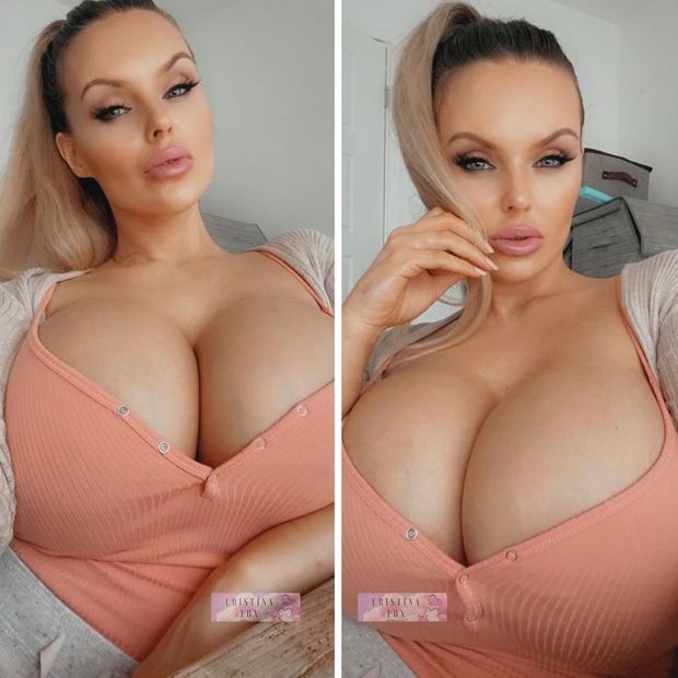 .:4 boobs