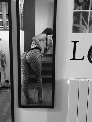 Teen with a amazing ass