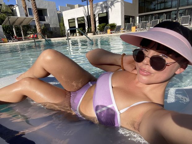 Kristina poolside
