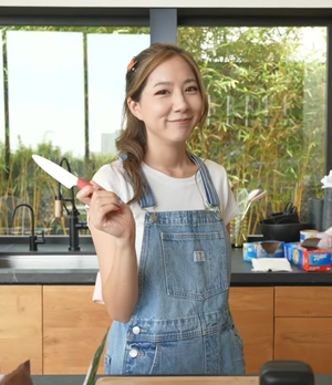 Fuslie (Streamer) - In Denim Dungarees