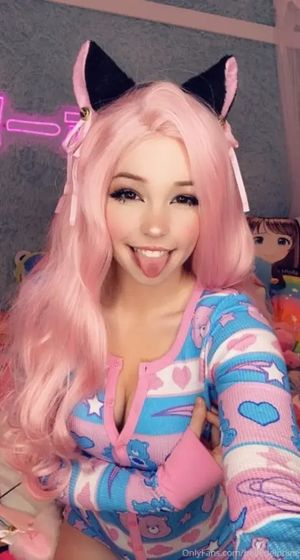 Belle Delphine nonude