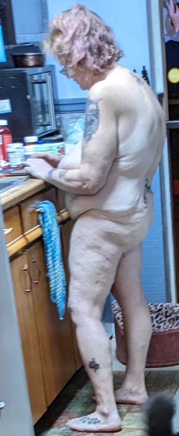Kitchen nude