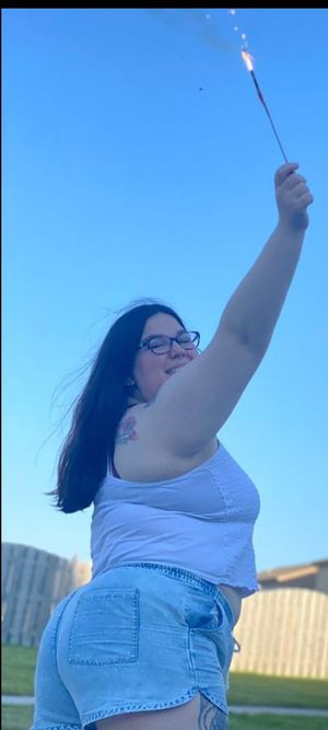 Thick BBW Pawg shows off her fat ass