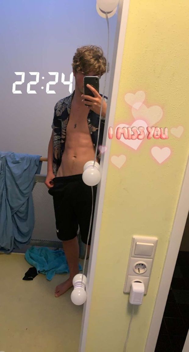 Wanna squirt on my skinny body
