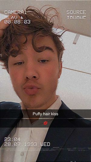 Kisses to whoever texts me on my socials now