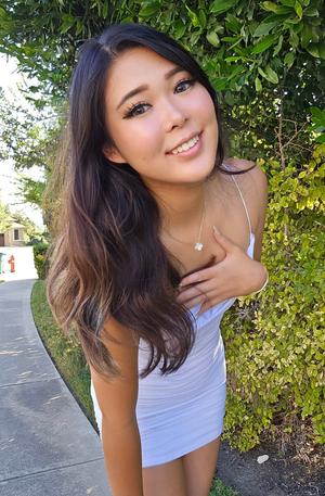 ExtraEmily (Streamer) - Cute Smile