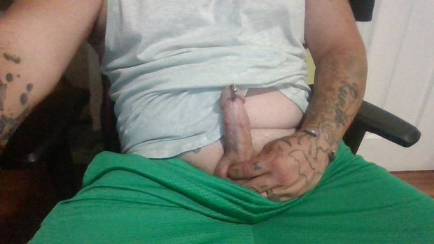 me at work getting hard looking at cocks and bbws