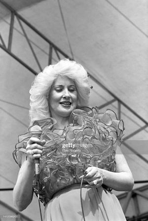 Tammy Wynette 21st pic.