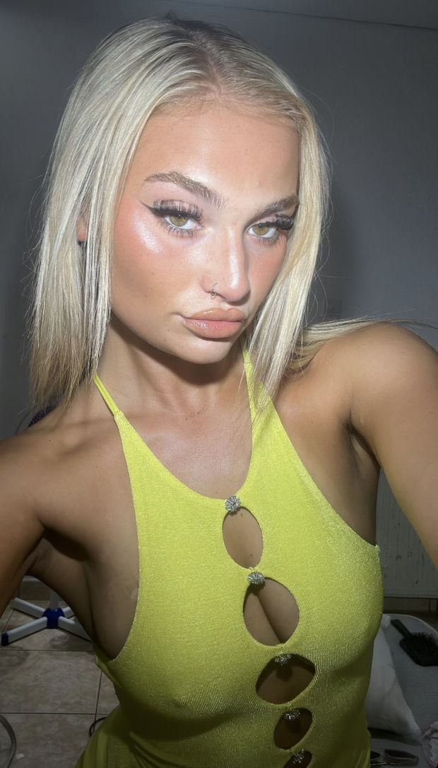 blonde babe