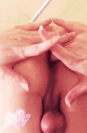 gape from 2 fingers in the stink