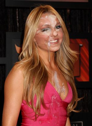 Amanda Bynes cumshot