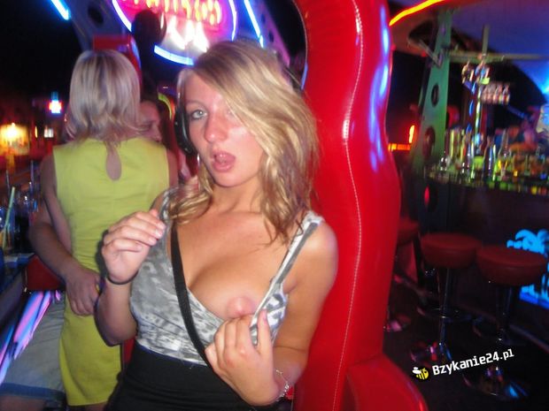 blonde party whore sex-fotka