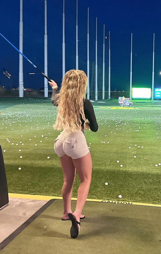 her swing was awful but that ass isn't