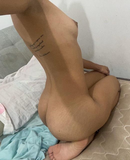Curvy and skinny Saraith Chavez