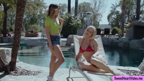 MILF Slimthick Vic and Chanel Camryn lick each others pussy