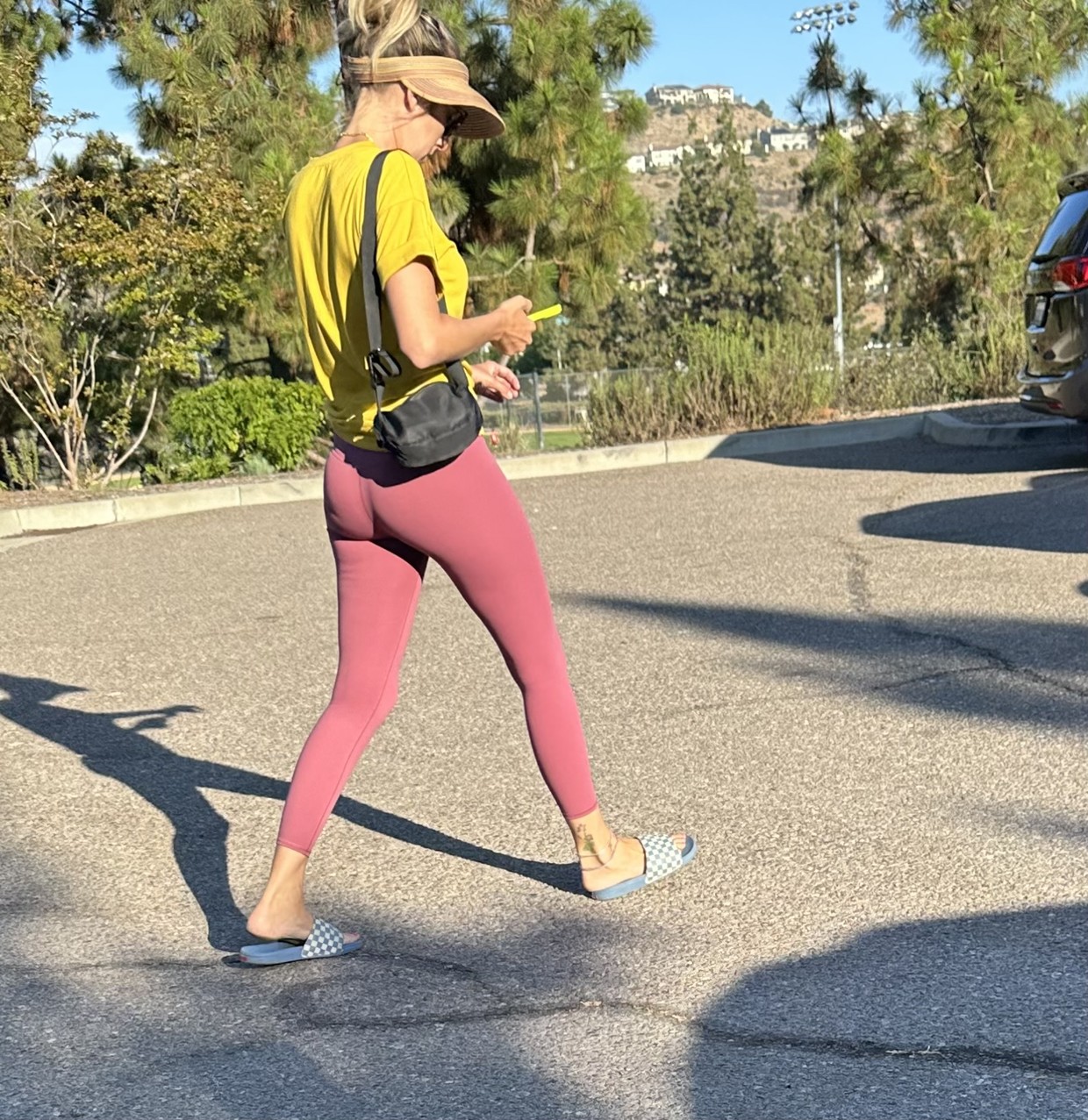 More fine asses out and about