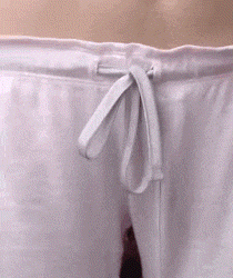 and suddenly a nice cameltoe appear