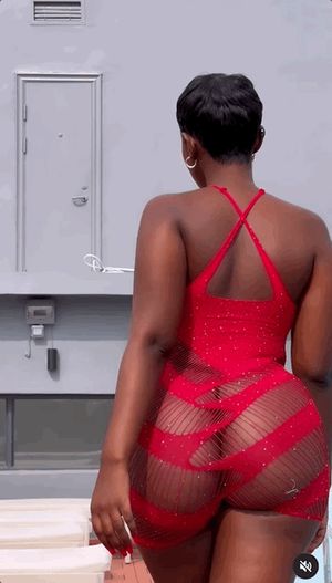 My goodness watch that ass jiggle!!