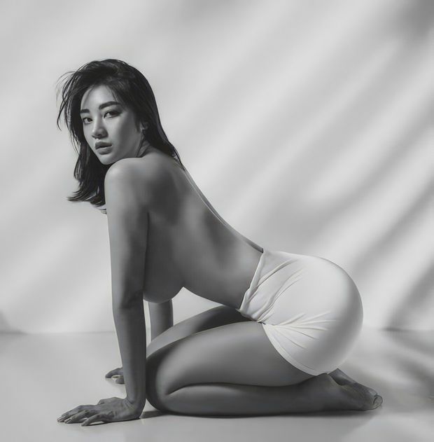 sideboob
