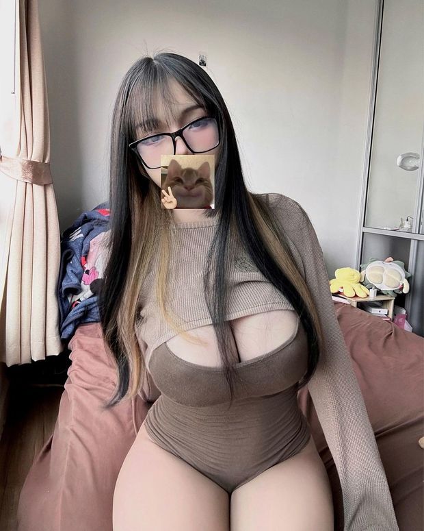 big breasted whore