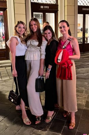 Choose one and f*ck her hard! 70 ❤️