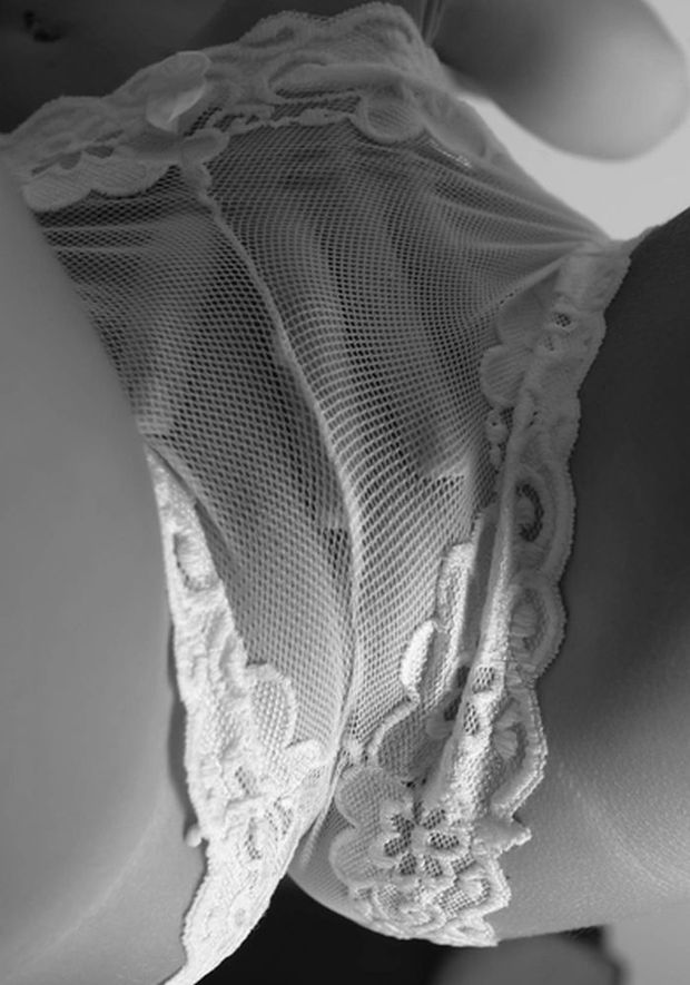 the hand in the panty