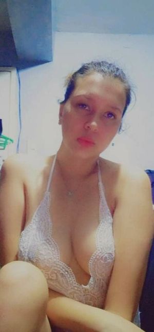 gave my cuck bf a selfie to jerk off while he listens to my moan while my dad fucks me