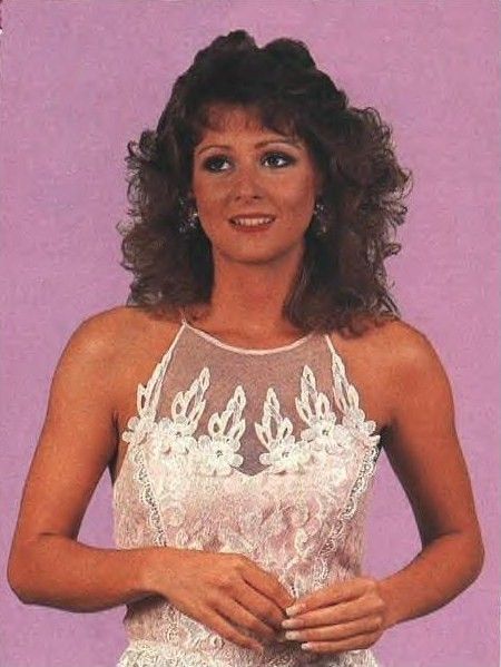 Elizabeth Hulette 23rd pic.