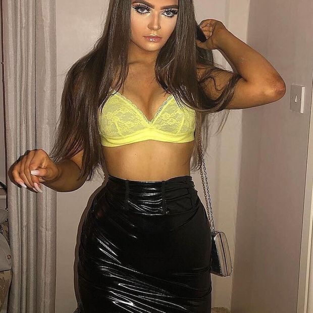 What a slutty long nails brunette. Post your true rate.