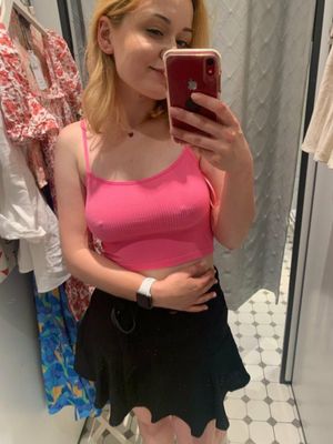 Your Girlfriend has a phone