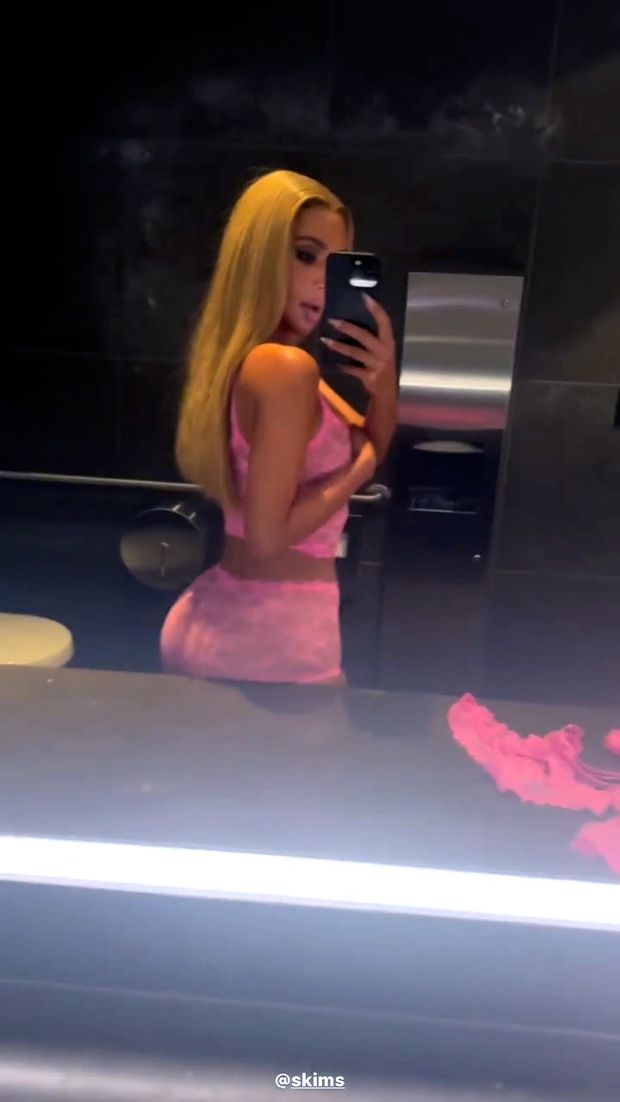 Ass gazing time.
