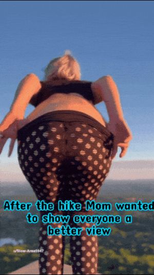 Mom flashes ass