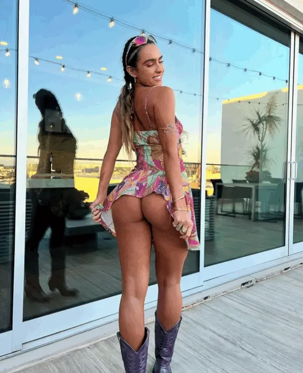 Sommer Ray always showing off her perfect ass