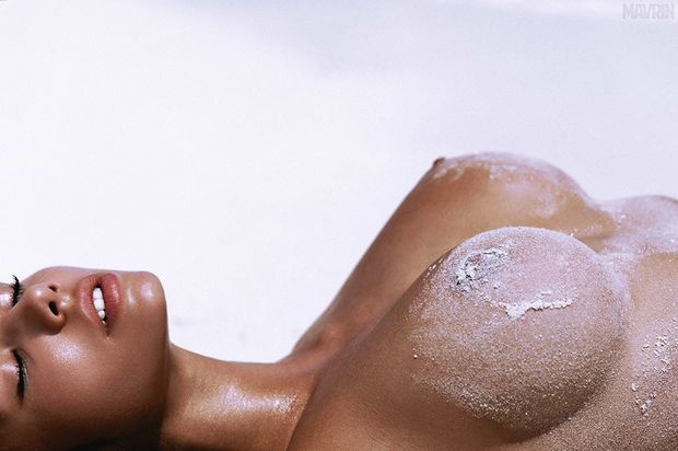Nata Lee boobs
