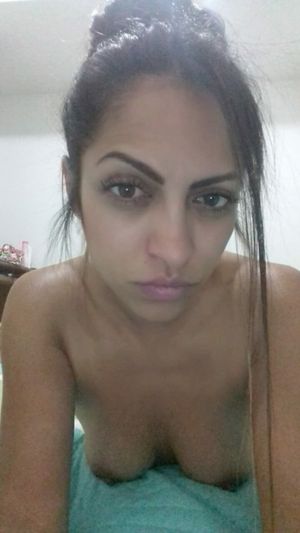 Your Girlfriend has a phone