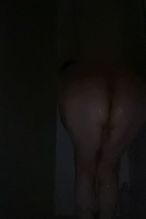 Gay amateur posing ass in shower