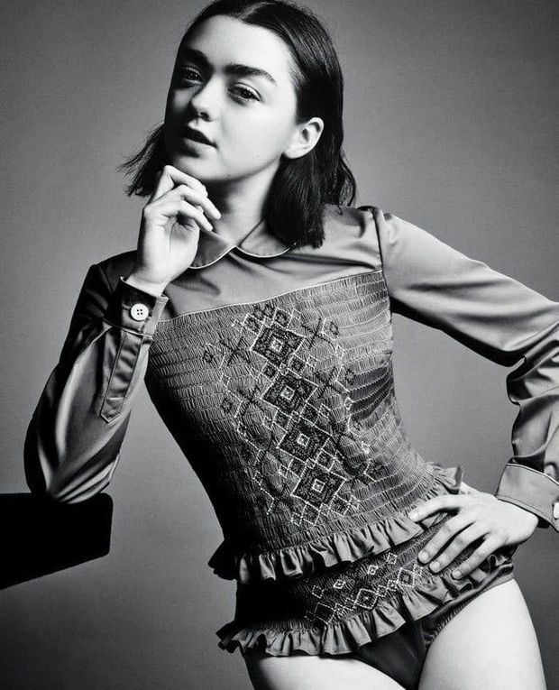 maisie-williams b&w