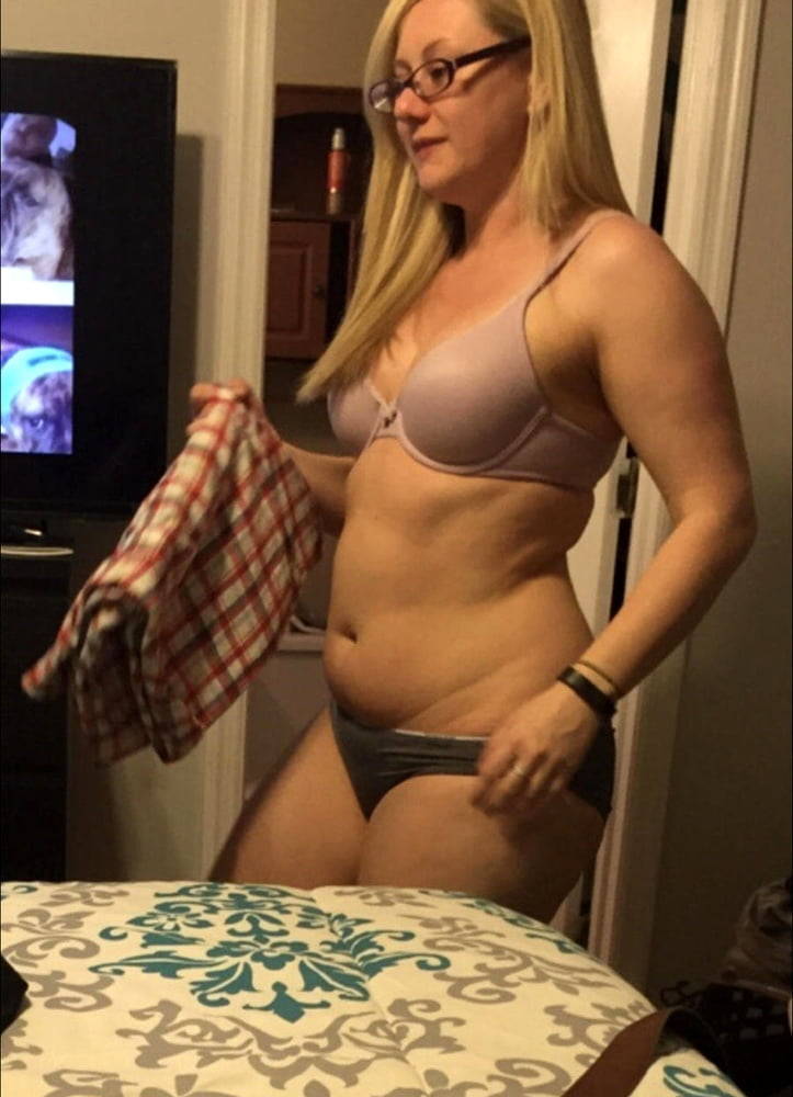 Nerdy MILFs are HOT!