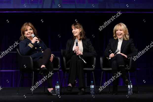 Dawn Wells, Barbara Feldon, Barbara Eden. 3 icons.