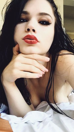 Mothandrust, born as Urni Jen on December 15, 1994, in Los Angeles, California, USA, is a multifaceted artist who gained recognition under h