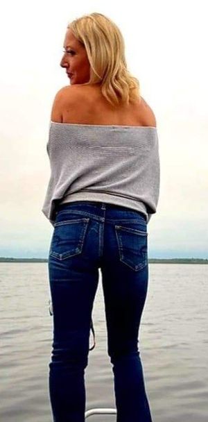 Pam ass in jeans by water