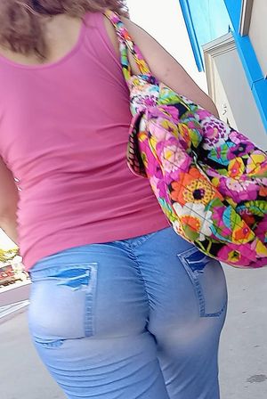 ???? My ass going grocery shopping at Walmart