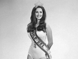 Lynda Carter-what was your prize?