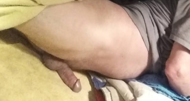 Sexy penis growing erect from a long, slooow, sexy push,  tightening my ass and rubbing it on the sheets. Watch me shoor sexy sperm.