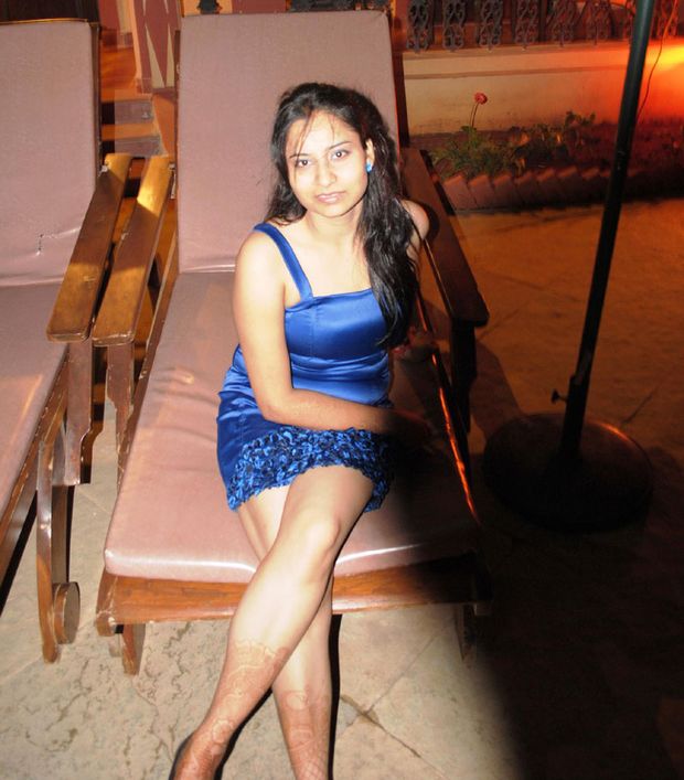 Pose: Crossed Legs