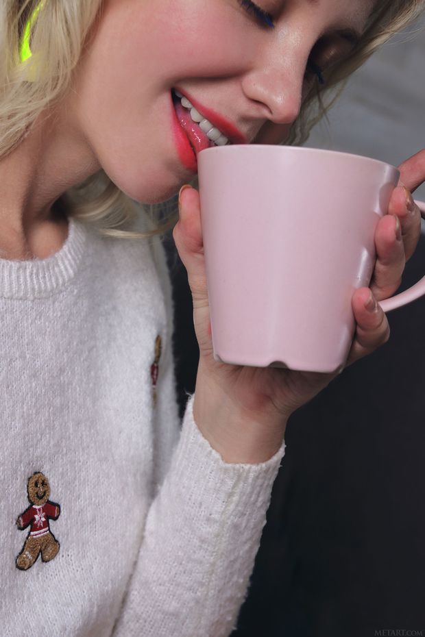 Jessika the adorable Ukrainian debutante moves from coffee shop to bedroom.